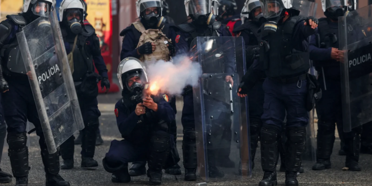 10 ditë protesta në Tiranë: 320 të lënduar, 646 të shoqëruar, mes tyre mbi 200 të mitur