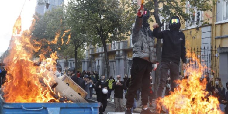 Policia shoqëron 5 protestues të maskuar për akte dhune: Tre janë përsëritës, gjobë 500 mijë lekë