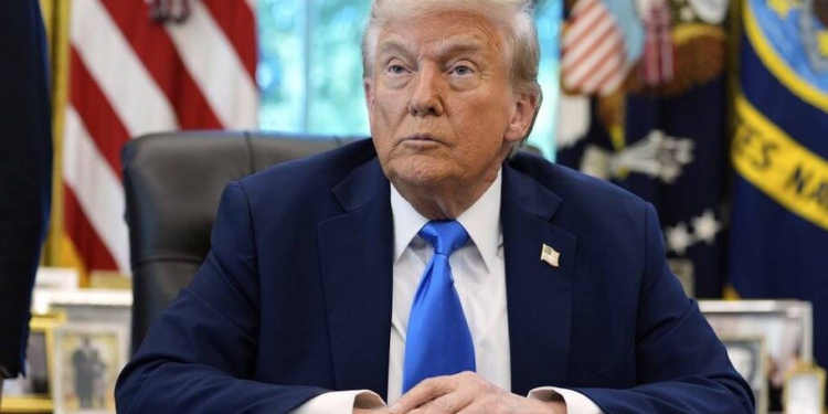 Trump prezanton sërish planet për ta riemërtuar Ngushticën e Hormuzit në “Ngushtica Trump”: Duket sikur po bëj shaka