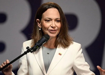 Udhëheqësja e opozitës në Venezuelë, Maria Machado, bën thirrje për zgjedhje pas kthimit