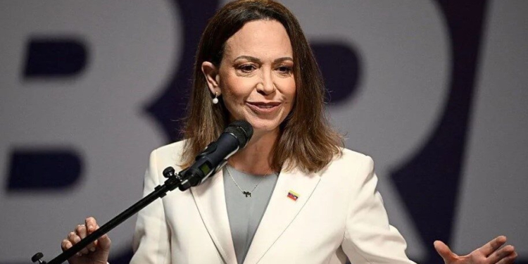Udhëheqësja e opozitës në Venezuelë, Maria Machado, bën thirrje për zgjedhje pas kthimit