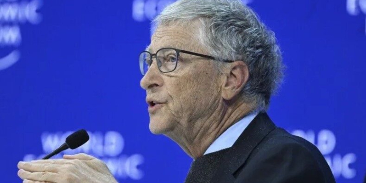 Bill Gates paralajmëron për 20 vjet trazira nga inteligjenca artificiale: Do të ketë fitues dhe humbës, shoqëria s’është gati