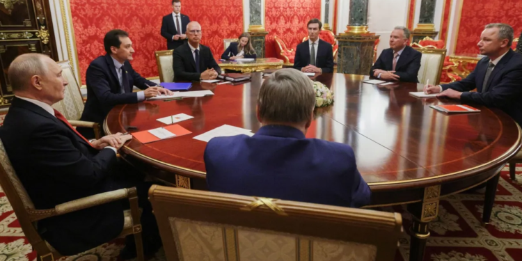 SHBA përgatit plan të ri për paqen në Ukrainë, i dërguari i Trump pritet të takohet me Putinin