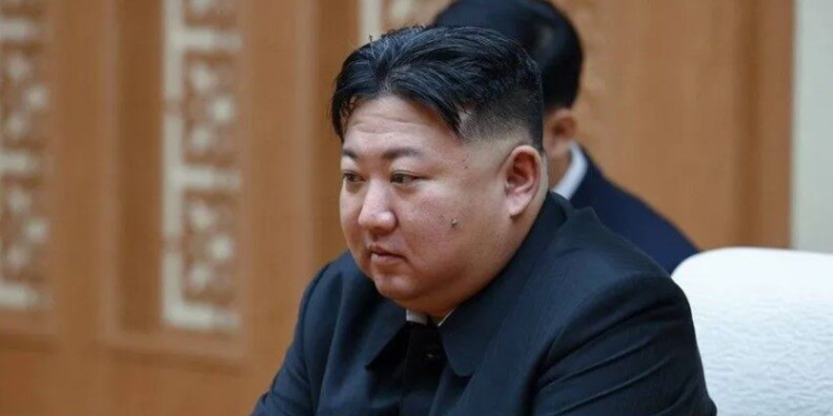 Kim Jong Un i bën thirrje ushtrisë të jetë në gatishmëri luftarake pas tensioneve në Gadishullin Korean