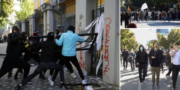 Protestuesit rikthehen te Ministria e Arsimit, shkulet gardhi metalik dhe hidhen gurë