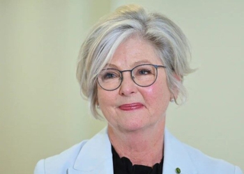 Deputetja australiane përplaset nga një makinë, nisin hetimet për goditje të qëllimshme, autori mbante thikë