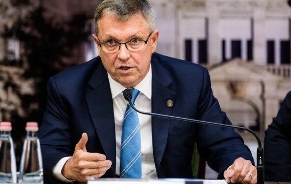 Nën hetim ish-guvernatori i Bankës Qendrore në Hungari, i akuzuar për zhdukjen e mbi 500 milionë eurove
