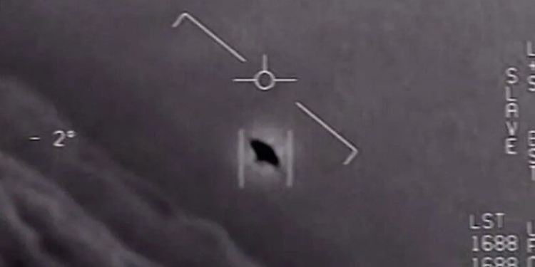 Pentagoni publikon grupin e shtatë të dosjeve për UFO-t, detaje mbi objektin misterioz