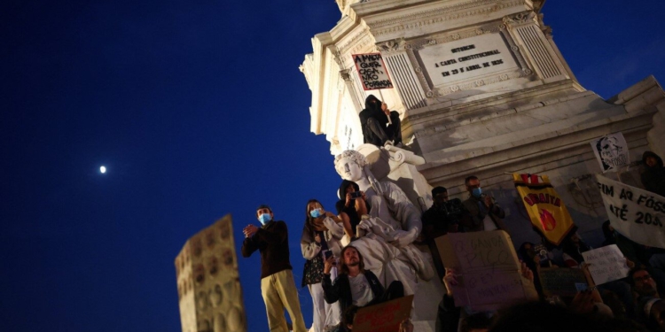 Protesta për strehimin në Portugali, 55 të arrestuar dhe dy të plagosur gjatë ndërhyrjes së policisë