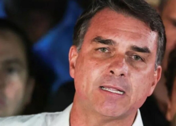 Pas humbjes në zgjedhjet presidenciale në Brazil, Flavio Bolsonaro mbërrin në SHBA mes hetimeve për pastrim parash