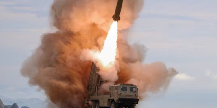 Koreja e Veriut lëshon 10 raketa balistike drejt Detit Lindor midis tensioneve në rritje me Seulin