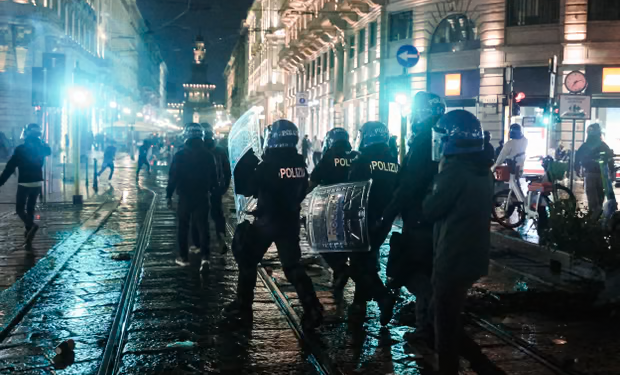 500 ushtarë në Milano pas protestave të dhunshme, Meloni paralajmëron masa të ashpra sigurie