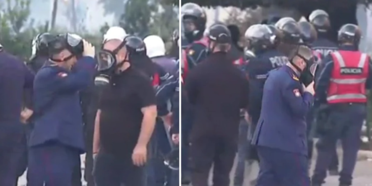 Skënder Hita shfaqet me maskë kundër gazit pranë Kryeministrisë, vijojnë përplasjet mes policisë dhe protestuesve