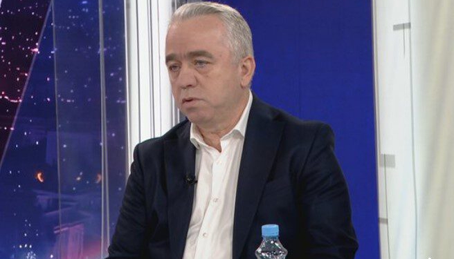 “Mazhoranca bën propagandë”- Krasniqi: Opozita i bëri dëm të madh protestës studentore!