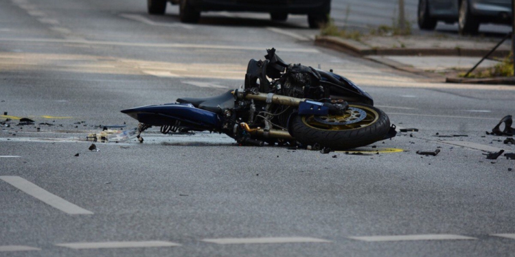 Aksident dramatik në Lezhë, i mituri humb kontrollin e motorit dhe plagoset, dërgohet drejt Traumës!