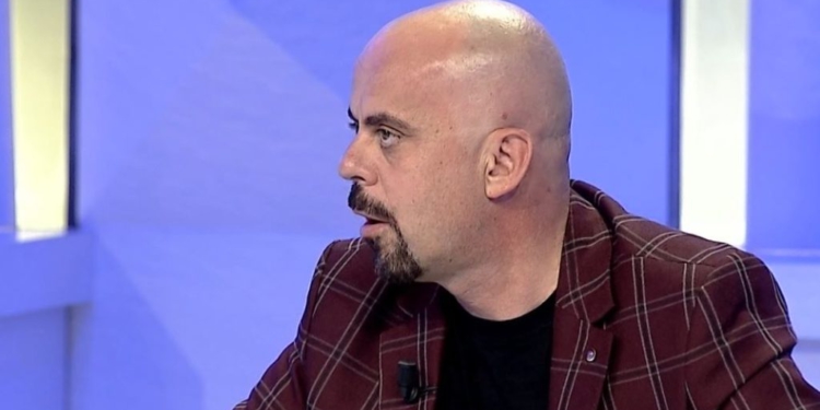 Faleminderit, Elisa