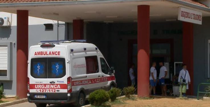 Përshkallëzohet dhuna në protestën e Tiranës/ Ministria e Shëndetësisë jep detajet: 15 të lënduar në spital, mes tyre protestues, efektivë dhe kalimtarë!