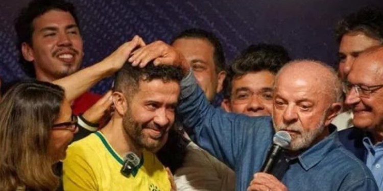 Nga shitës biletash autobusi në arkitekt të fitores së Lulës! Kush është njeriu që mundi të djathtën braziliane me armët e saj?