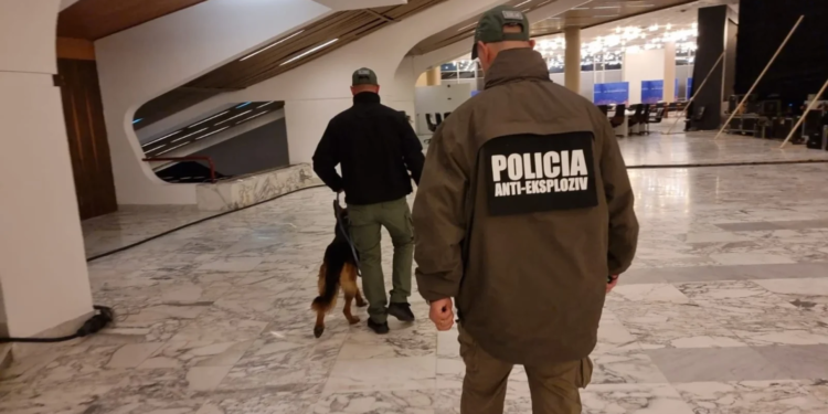 “Do jetë e tmerrshme ajo që do ndodhë”, alarm për bombë në 140 institucione, zbardhet e-maili kërcënues