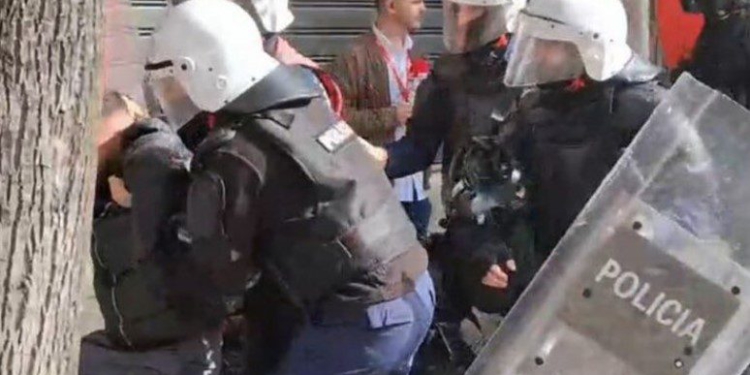 Dhuna në protestë, arrestohen 56 persona dhe procedohen 97 të tjerë, mes tyre edhe të mitur!