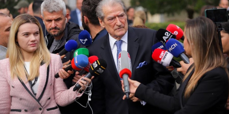 “Parlamenti i krimit”, Berisha: Ky sistem duhet të marrë fund! Opozita, zëri i kërkesave të studentëve