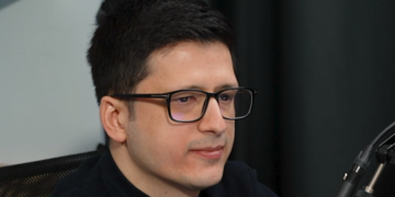 Flakët mund t’i ngjajnë Parisit, politika vjen nga tjetërkund