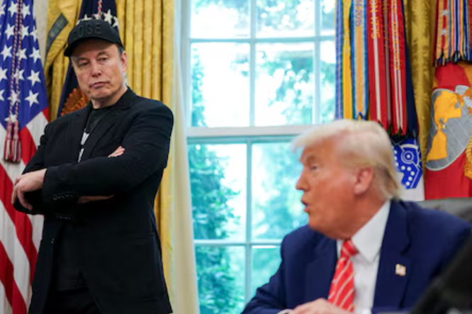 Trump telefonon Musk, i kërkon të heqë kufizimet mbi përdorimin e Starlink nga Ukraina