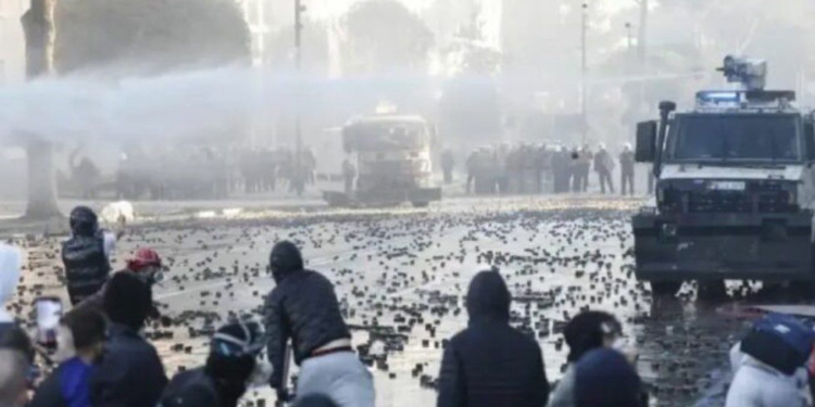 “Dhuna traumatizon të miturit”- Sociologia: Protestat e dhunshme shkaktojnë ankth, stres dhe humbje të besimit
