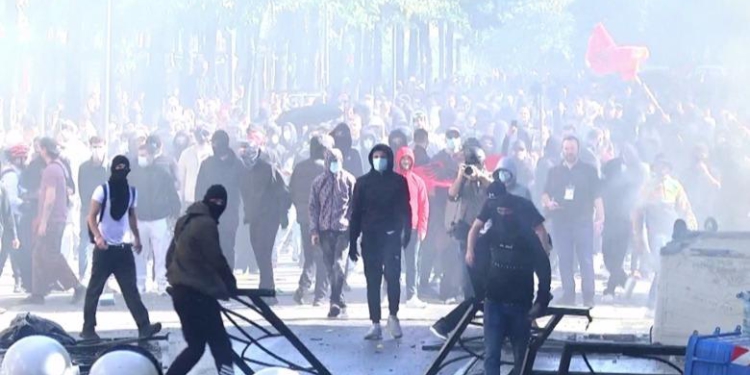 “Brez TikTok-u që nuk lidhin dot 7 fjalë bashkë” / Rama sulmon protestuesit e dhunshëm: Qenie të verbra e pa shkollë!