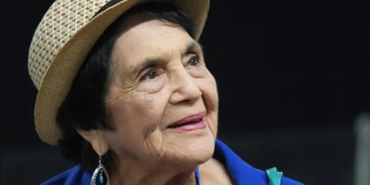 Shuhet në moshën 96-vjeçare ikona e të drejtave civile në SHBA, Dolores Huerta! Autorja e thirrjes së famshme: Po, ne mundemi!
