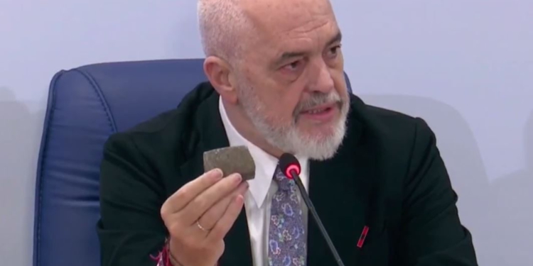 VIDEO/ Rama me drejtuesit e gjimnazeve: Protestat po shfrytëzohen për destabilitet dhe për të frenuar negociatat