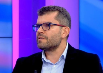 “Protesta s’ka lidhje me opozitën”- Hasimja: Janë në pozicion jashtë loje, opozitën po e bëjnë njerëzit në shesh!