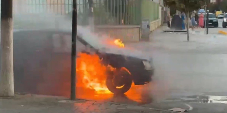 Deshën t’i vinin flakën biznesit të një shtetasje, dogjën pa dashje makinën e dikujt tjetër