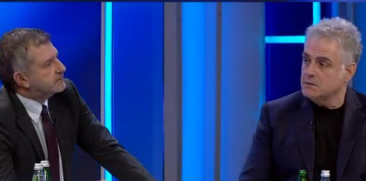 Hila për protestën: Me kë do ta rrëzosh Ramën, me atë që harxhon lekët e call center-ave për vezë apo me marksistë-leninistët?