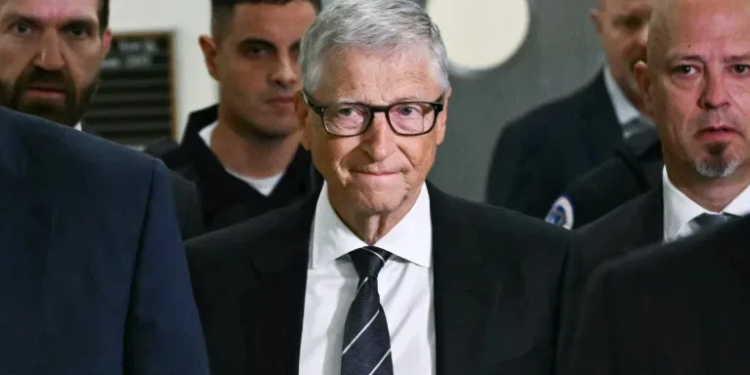 Bill Gates paralajmëron: Sulmet kibernetike nga IA, rreziku më i madh për njerëzimin