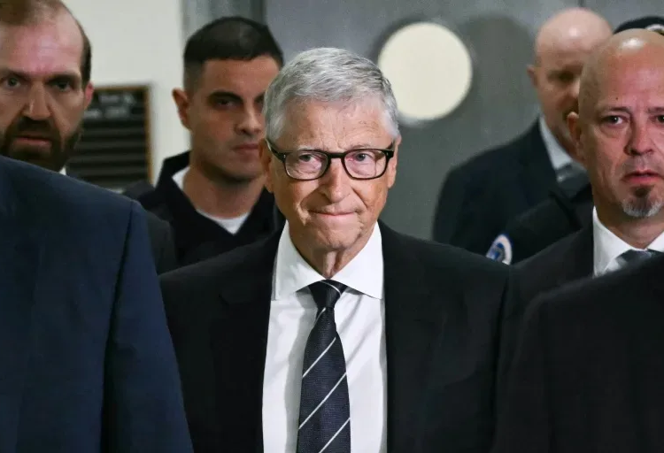 Bill Gates paralajmëron: Sulmet kibernetike nga IA, rreziku më i madh për njerëzimin