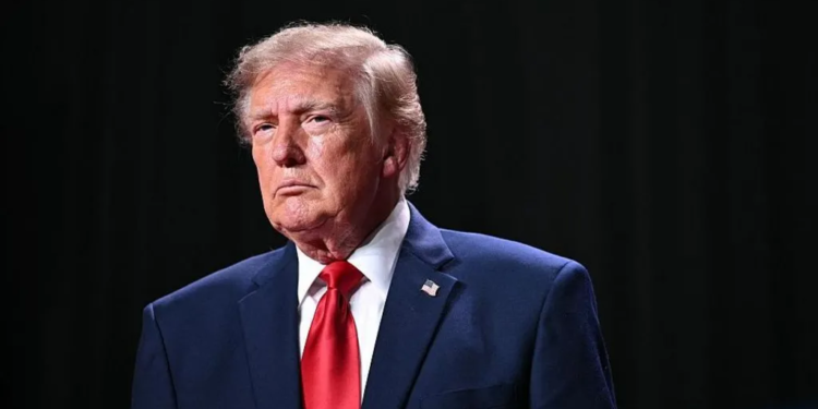 Protestat e dhunshme në Francë, Trump: Mbyllni kufinjtë!