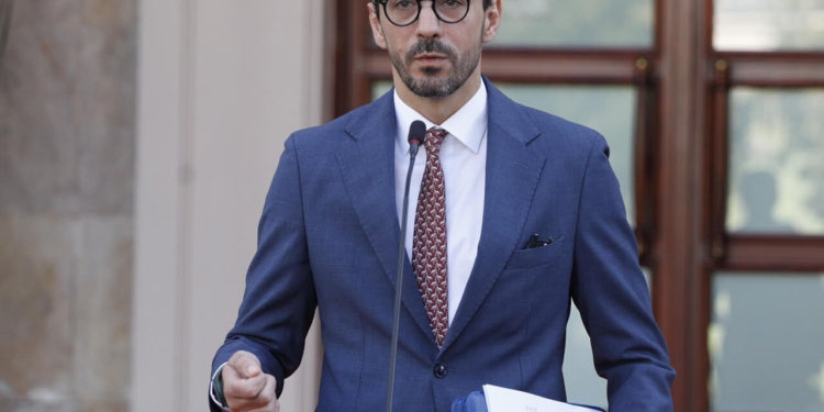 Karakaçi: Zgjatet edhe me 5 vite marrëveshja për njohjen e lejeve të drejtimit Shqipëri-Itali