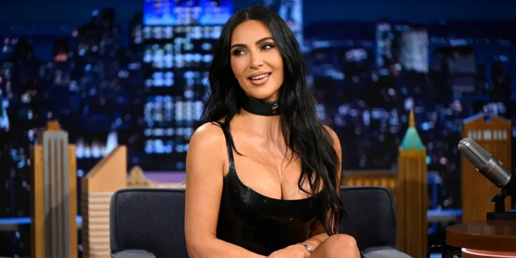 As fama nuk e shpëton nga gjobat! Kim Kardashian rrëfen sa herë e ka ndaluar policia