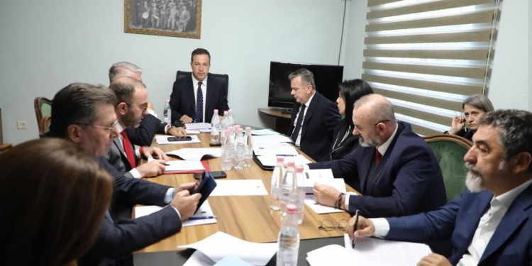 PD braktis Konferencën e Kryetarëve, Tabaku: E keni kthyer Kuvendin në tallje…