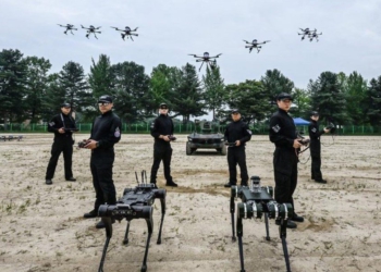 Koreja e Jugut hap bazën e parë ushtarake për robotët me inteligjencë artificiale