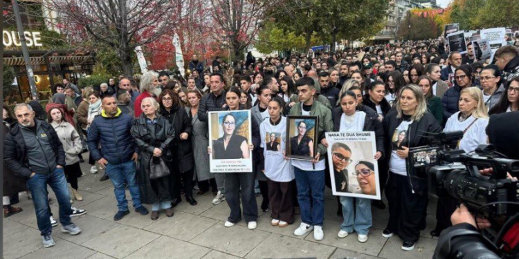 Vrasja e Arlinda Zekajt, nuk ndalen protestat në Kosovë! Tubime në disa qytete me moton “Shteti duhet të japë llogari”