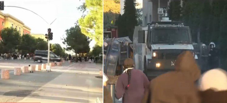 Protestuesit përshkallëzojnë situatën, sulmojnë me gurë edhe Kryeministrinë! Shkulin pllakat e trotuarit dhe godasin godinën