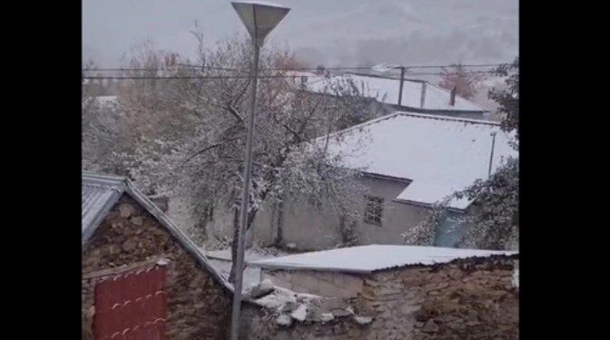 Përkeqësohet moti, temperaturat në ‘pikiatë’! Në zonat malore të Kukësit nisin reshjet e borës