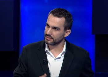 “Shprehja ‘hapi rrugë budallait’ na solli këtu”, Lapaj: Si dalim nga kjo situatë…