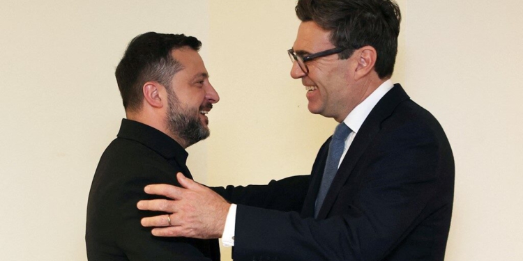 Zelensky takohet me Burnham në Downing Street, Britania përshpejton ndihmën ushtarake për Ukrainën