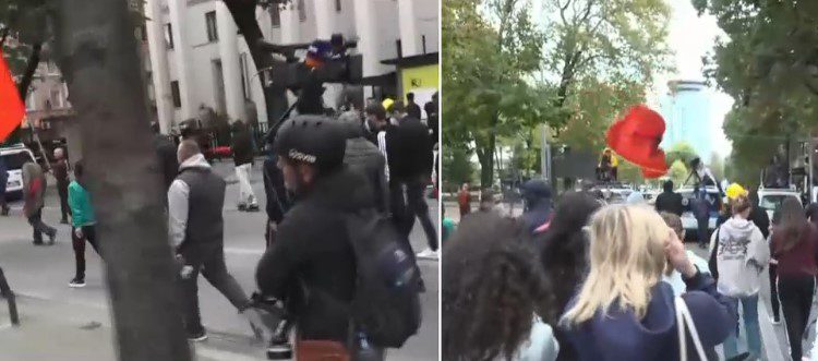 Studentët hedhin gurët dhe maskat, ngrenë ‘flamurin e bardhë’ dhe marshojnë paqësisht nga Ministria e Arsimit te Kryeministria!