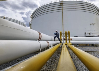 Çmimi i naftës Brent shkon në 112 dollarë, gazi natyror mbetet pranë nivelit më të lartë në katër vjet