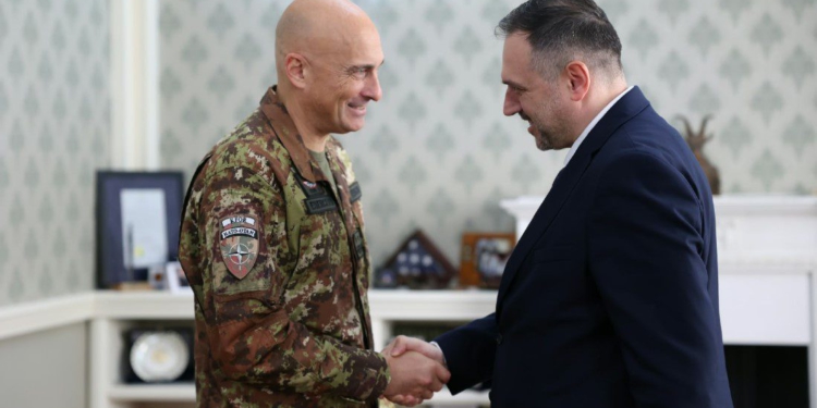 Ministri Nufi takohet me Komandantin e ri të KFOR, Roberto Vergori: Shqipëria kontributin aktiv në sigurinë dhe stabilitetin e Kosovë e më gjerë