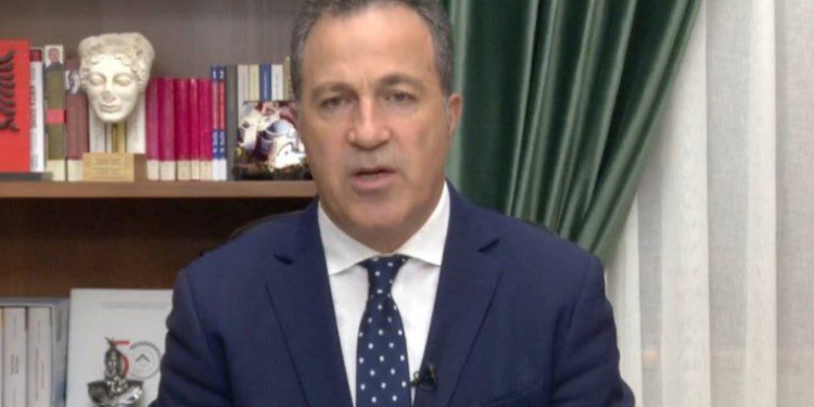 “Të mbajmë larg dhunës të miturit”- Kryeparlamentari Peleshi pas shtyrjes së seancës plenare: T’i thërrasim arsyes, Shqipëria mbi çdo dallim politik